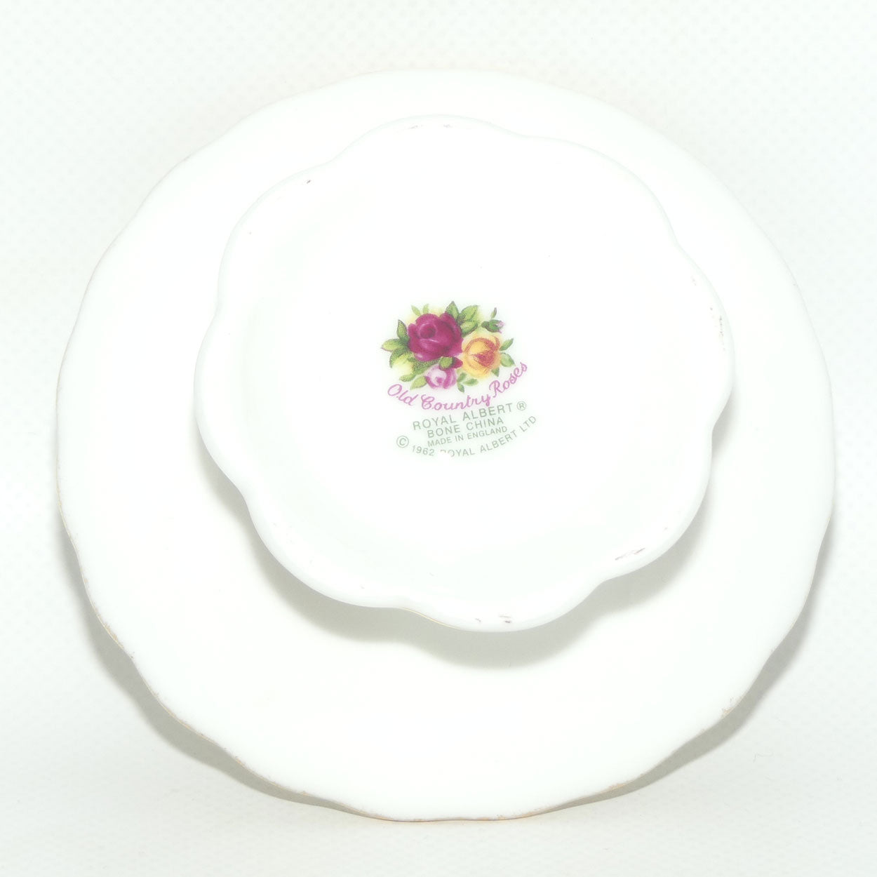 Royal Albert Bone China England Old Country Roses tea light or candle holder | © 1962 Royal Albert Ltd backstamp