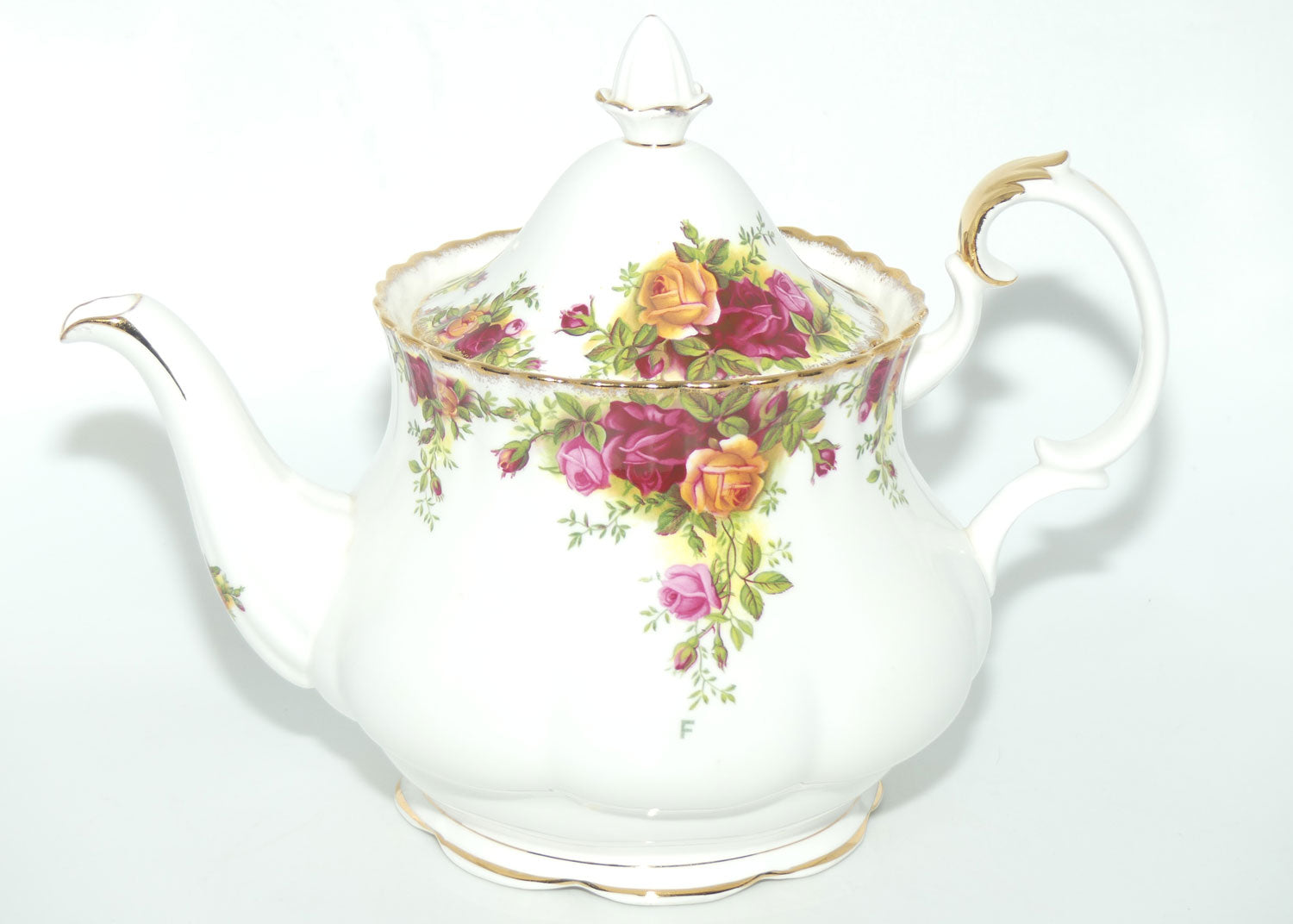 Royal Albert Bone China England Old Country Roses tea pot | 1250ml | early backstamp | F transfer