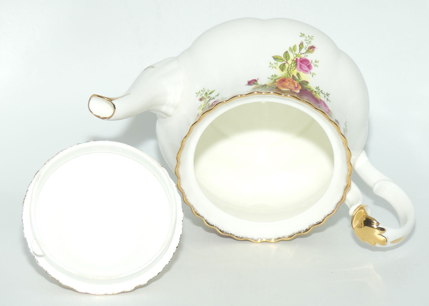 Royal Albert Bone China England Old Country Roses tea pot | 1250ml | early backstamp | F transfer