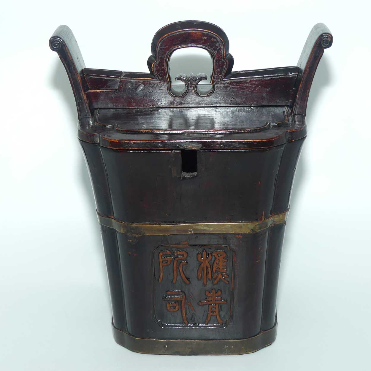 Chinese Wooden teapot carrier with locking lid