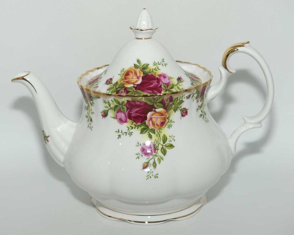 Royal Albert Bone China England Old Country Roses tea pot | 1250ml | © 1962 Royal Albert Ltd backstamp | #2