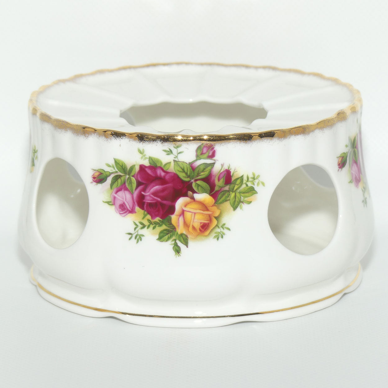 Royal Albert Bone China England Old Country Roses Teapot Warmer | © 1962 Royal Albert Ltd backstamp
