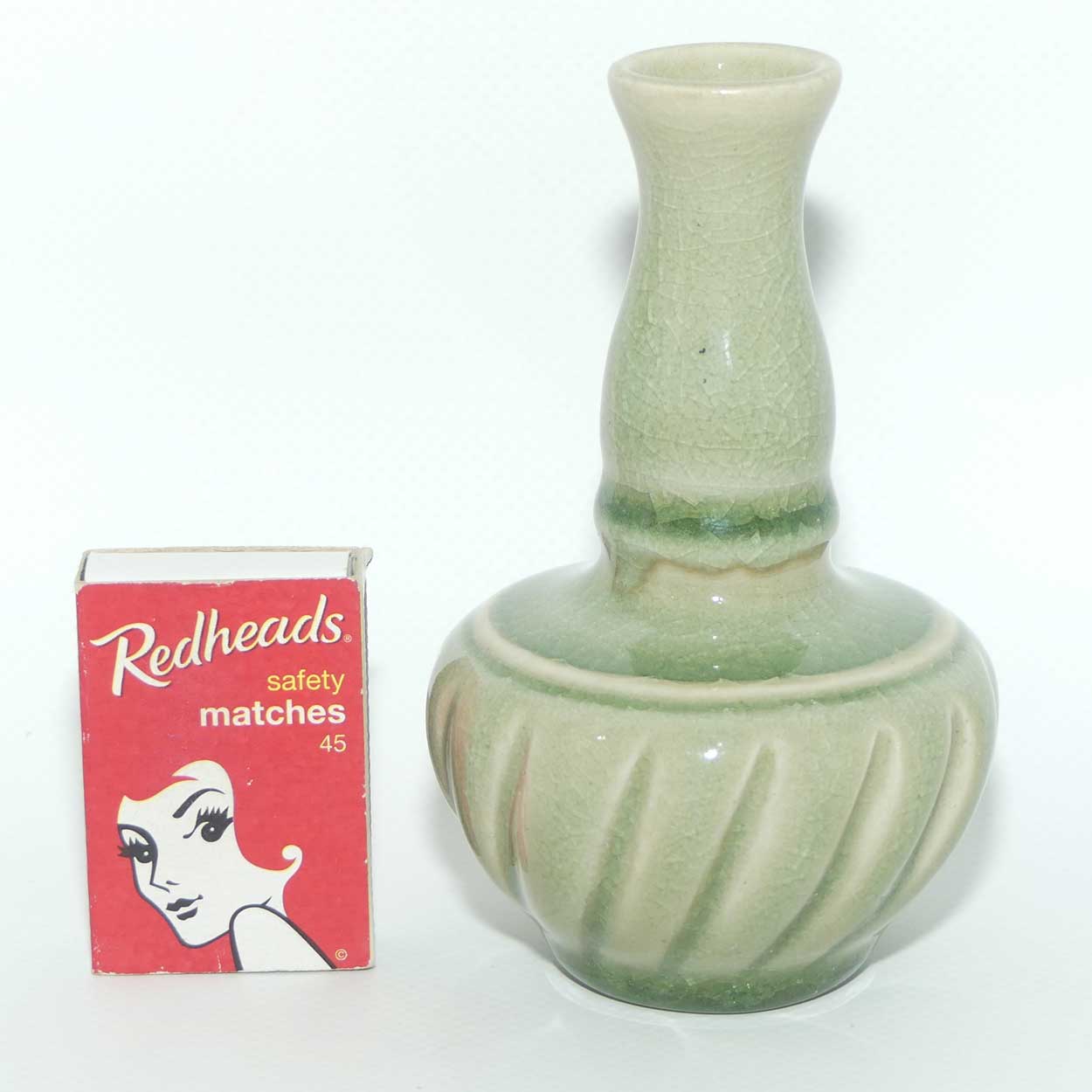 Thai Celadon vase | Gadrooned base | 11.5cm