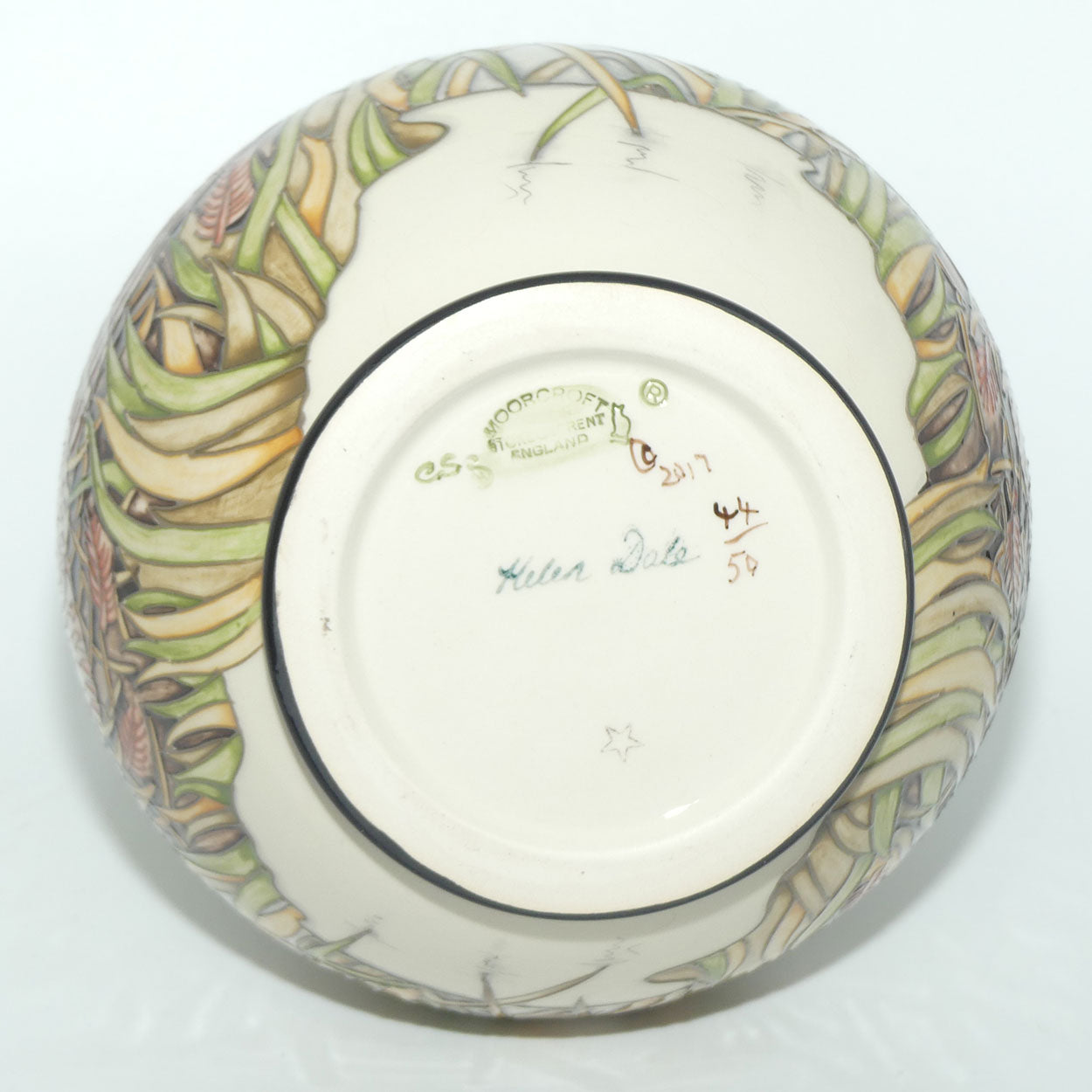 Moorcroft The Gathering 869/9 vase  (Ltd Ed)