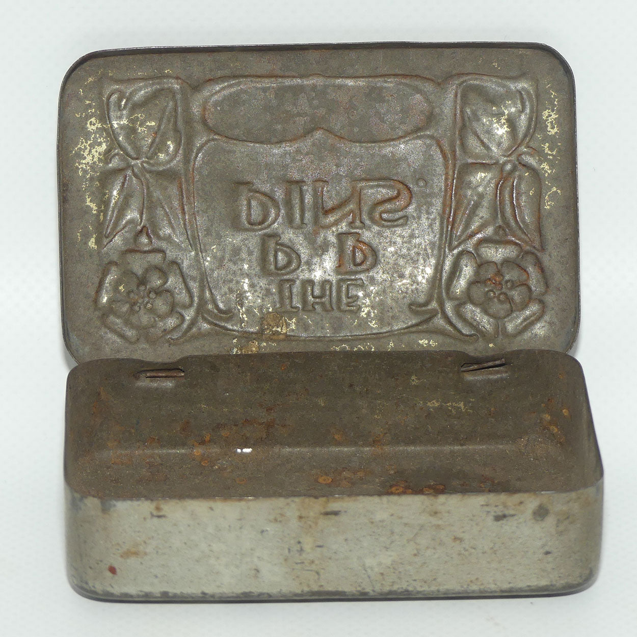 The P.P Pins tin | 1/4 pound | Art Nouveau embossed Tudor Rose design