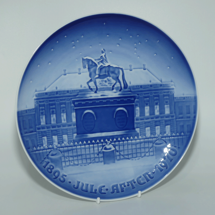 Bing and Grondahl Amalienborg | The Royal Palace plate | 23cms