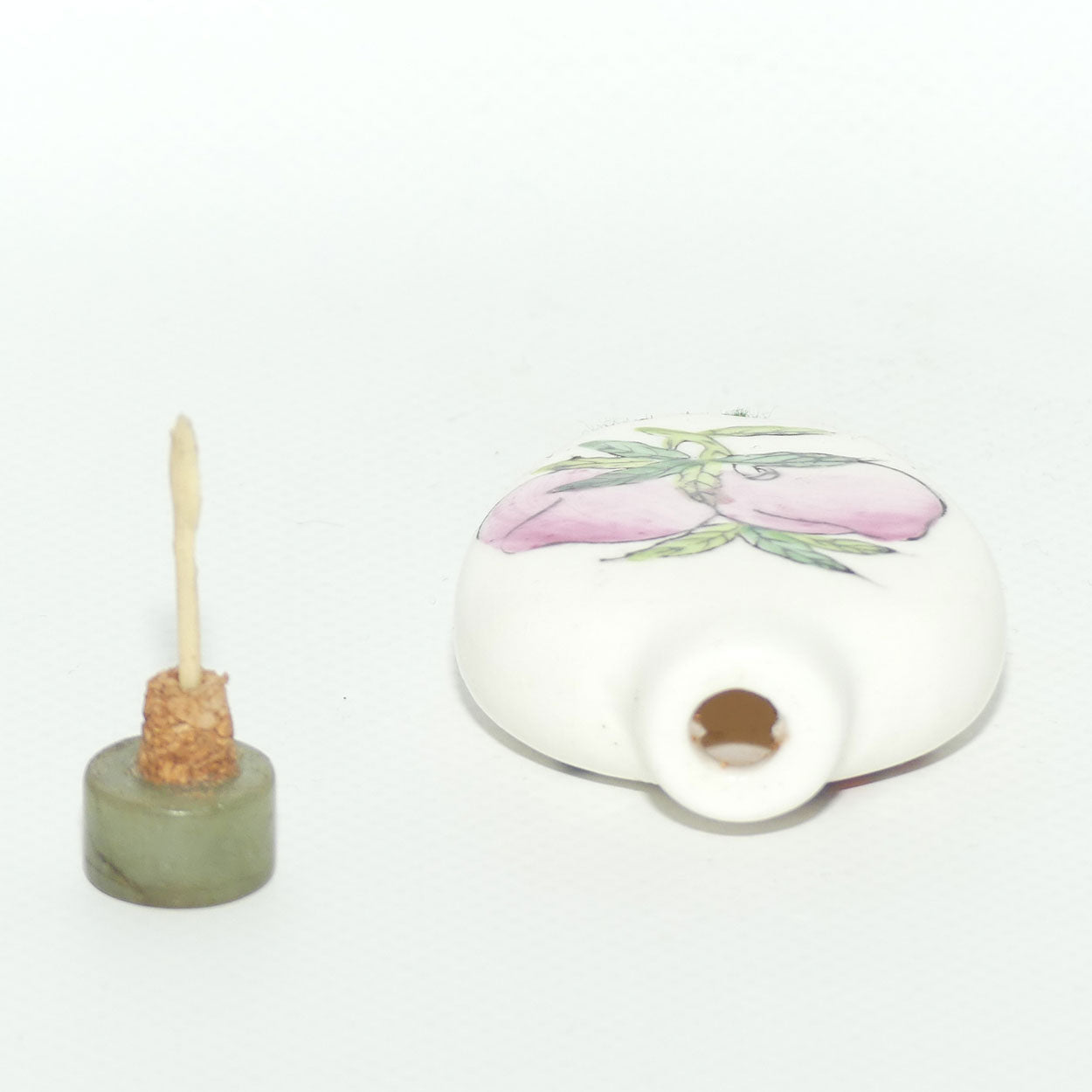 Chinese snuff bottle with greenstone stopper | Three Leg Race