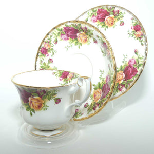 Royal Albert Bone China England Old Country Roses trio | © 1962 Royal Albert Ltd backstamp