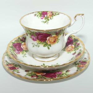 Royal Albert Bone China England Old Country Roses trio | © 1962 Royal Albert Ltd backstamp