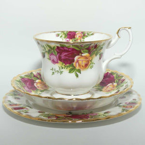 Royal Albert Bone China England Old Country Roses trio | © 1962 Royal Albert Ltd backstamp