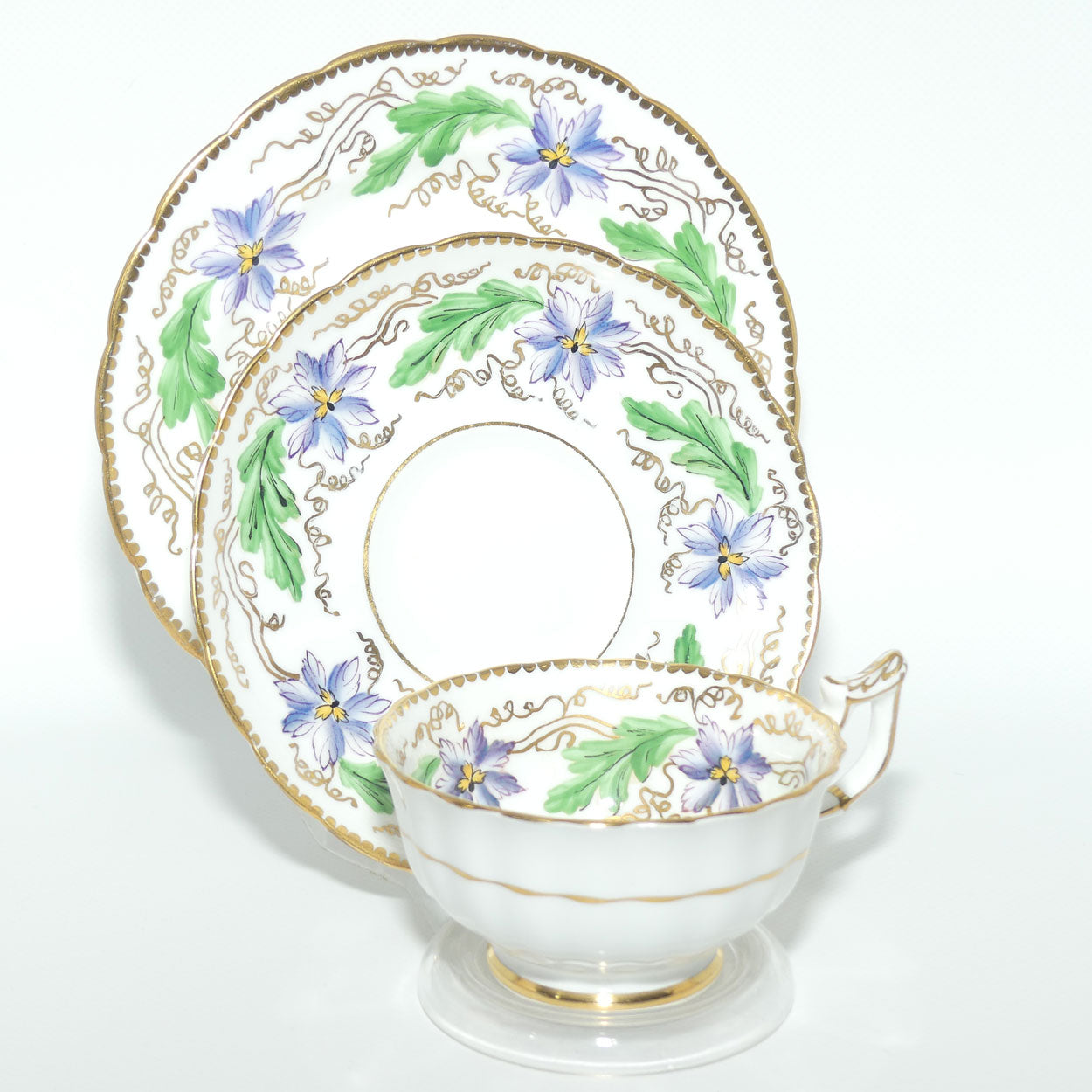 New Chelsea Staffs Floral trio | Elaborate shape