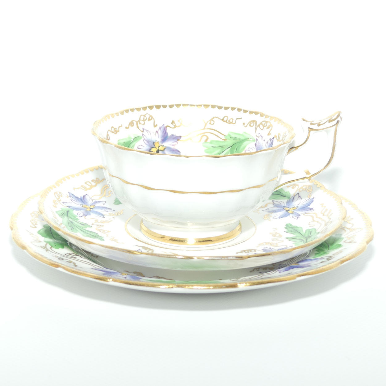 New Chelsea Staffs Floral trio | Elaborate shape