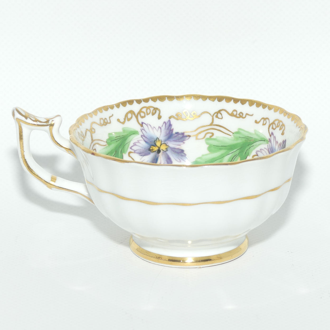 New Chelsea Staffs Floral trio | Elaborate shape