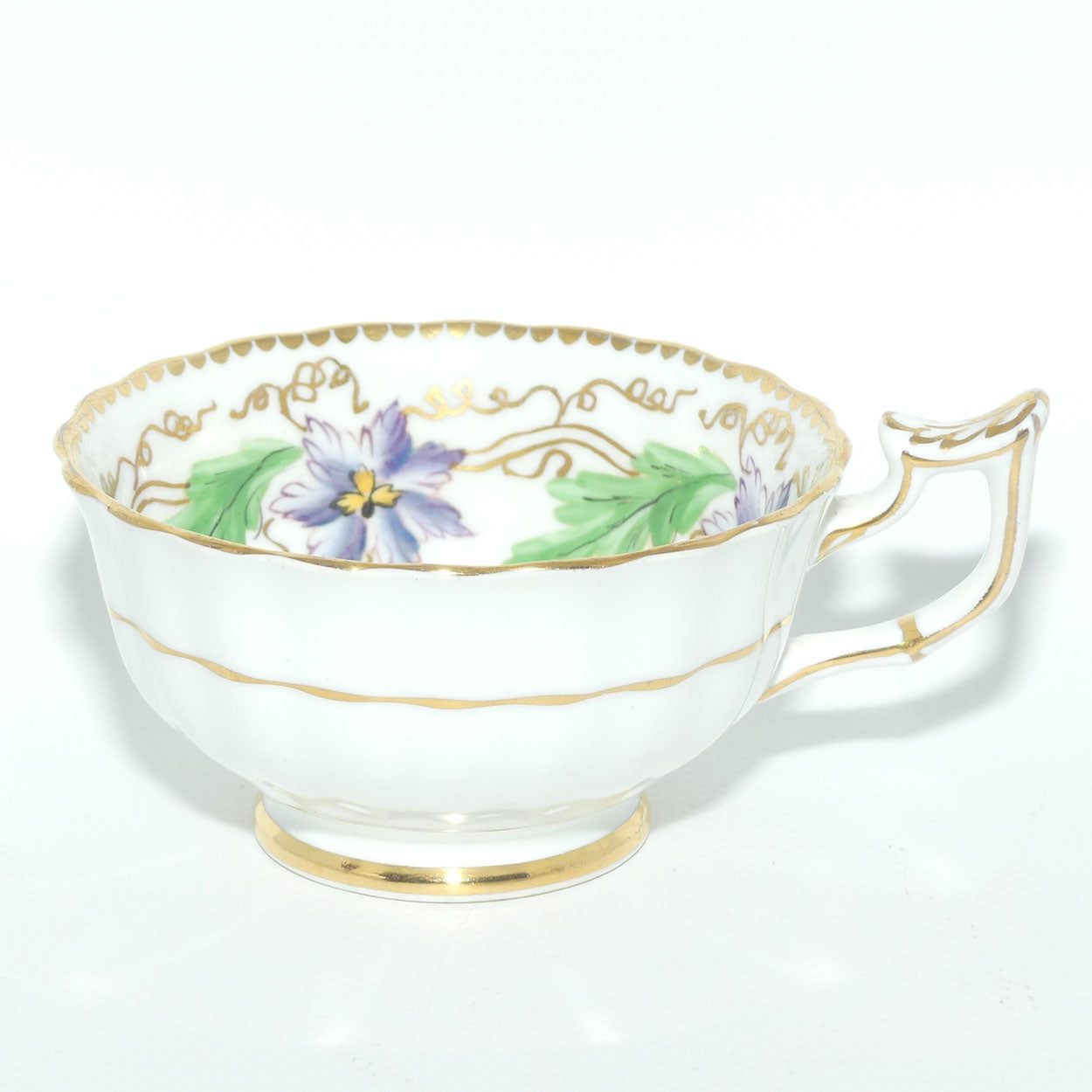 New Chelsea Staffs Floral trio | Elaborate shape