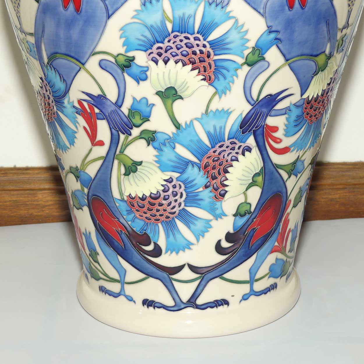 Moorcroft Vase of Smiles 576/15 Prestige Vase (Ltd Ed)