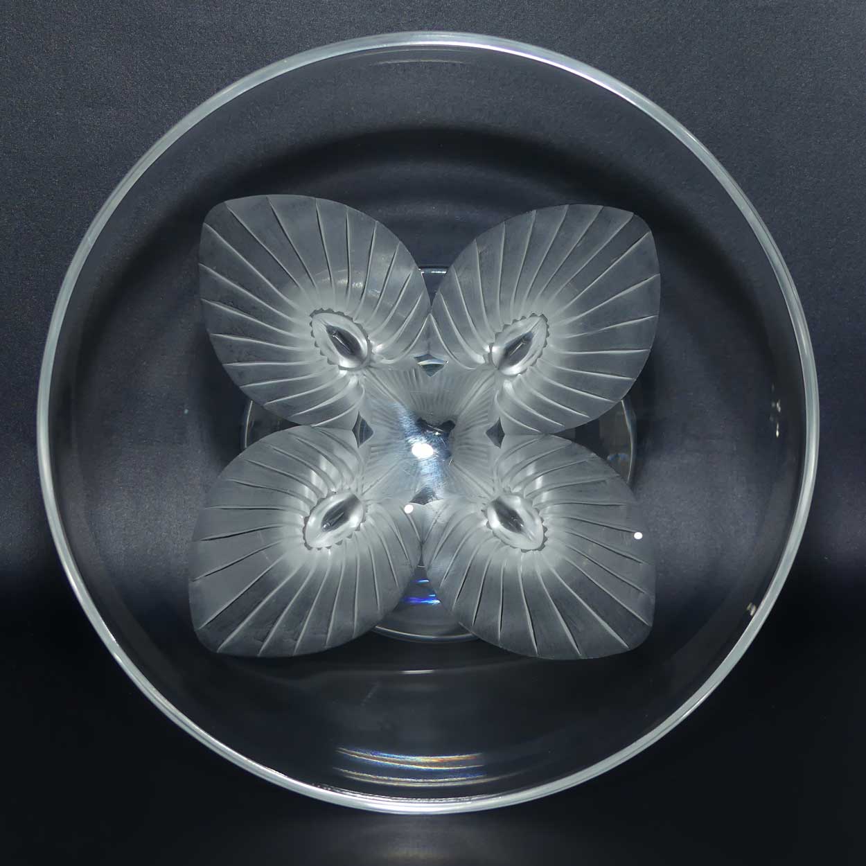 Lalique France Virginia comport | Peacocks