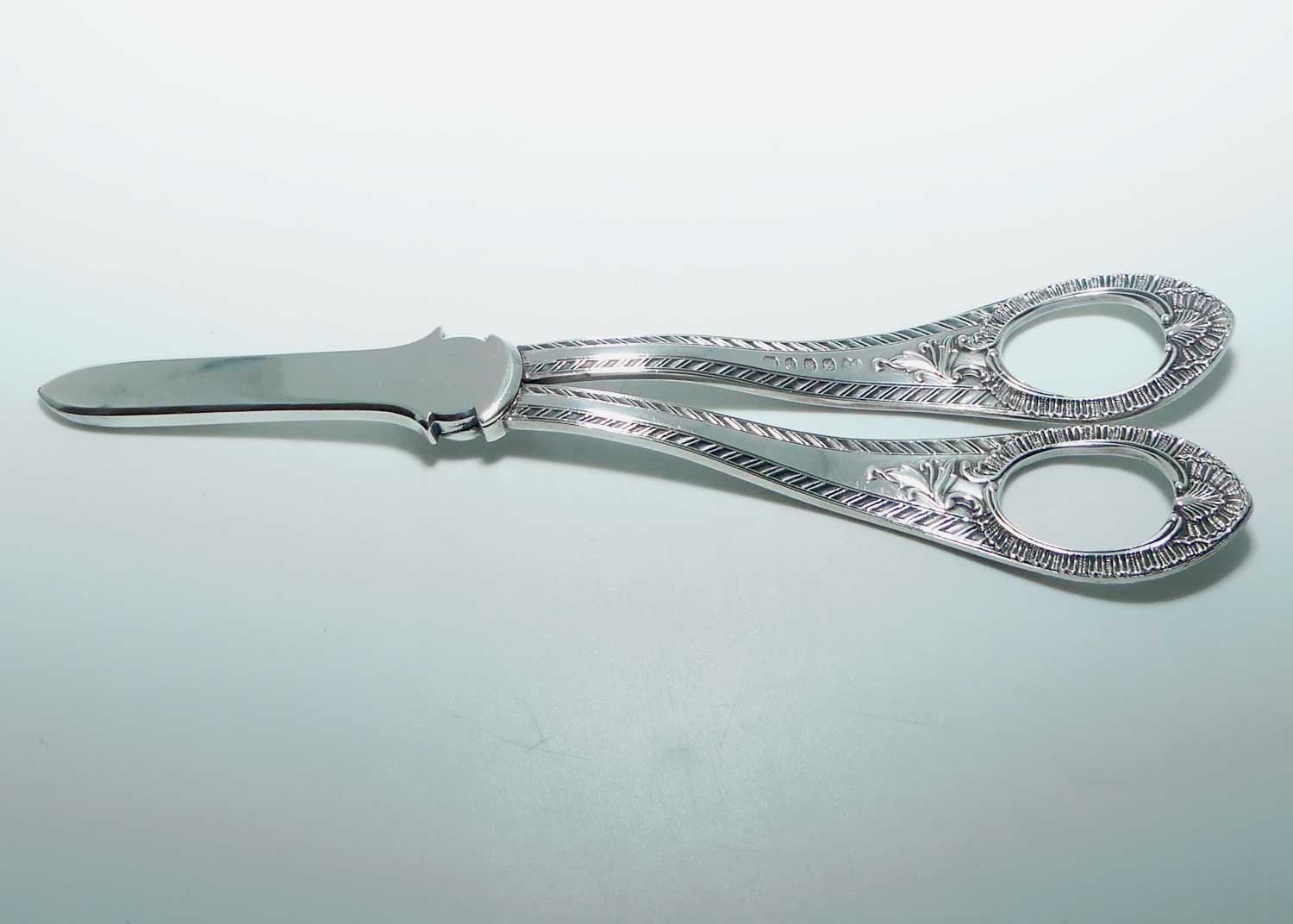 Edwardian era Walker and Hall EP Silver Plated grape shears