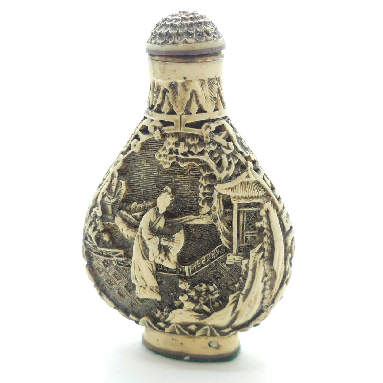 Chinese snuff bottle with stopper | White Cinnabar with Black Tint | Teardrop