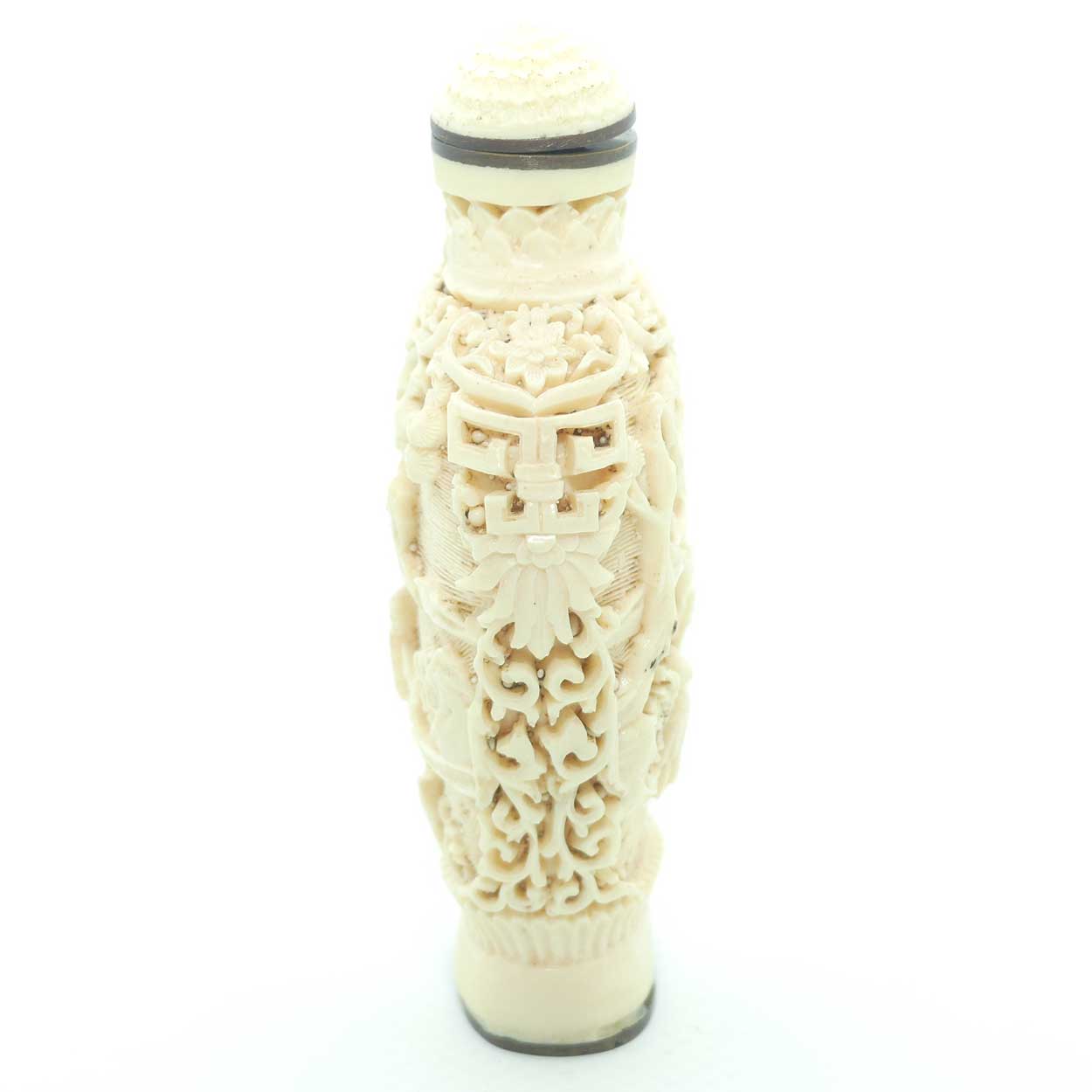 Chinese snuff bottle with stopper | White Cinnabar | reverse Teardrop