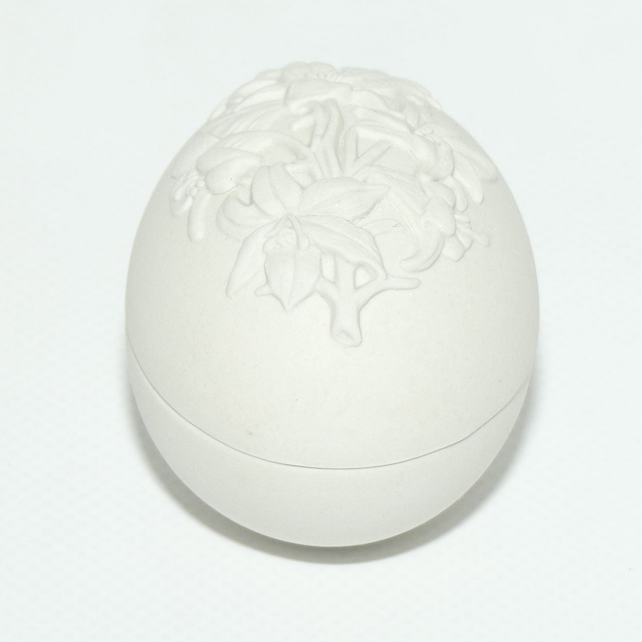 Wedgwood Jasper | White on White | White Lilies Egg shape trinket box
