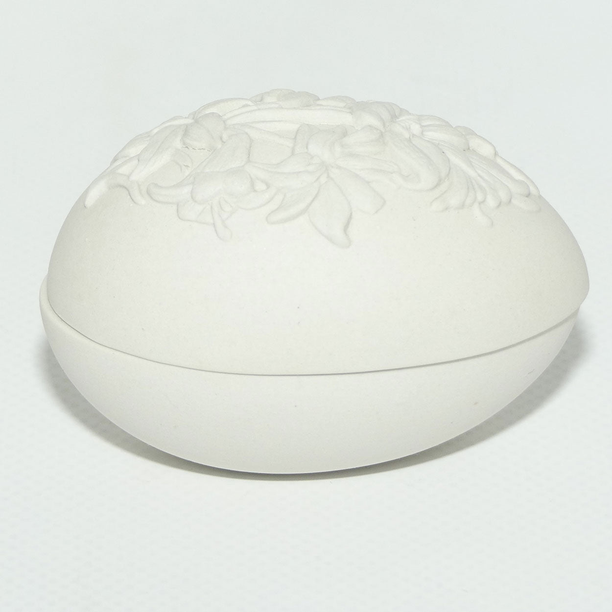 Wedgwood Jasper | White on White | White Lilies Egg shape trinket box