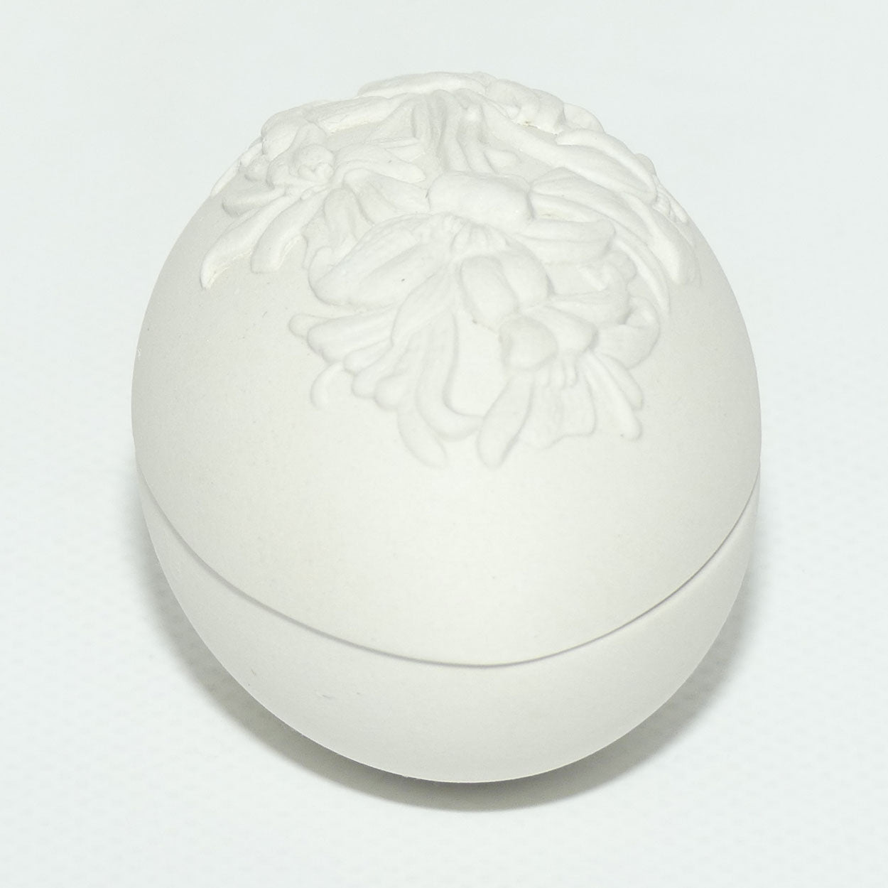 Wedgwood Jasper | White on White | White Lilies Egg shape trinket box