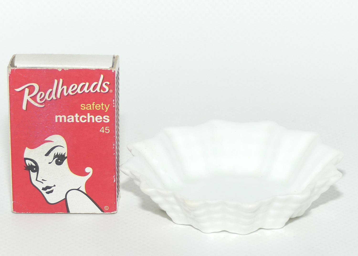 Shelley Dainty shape miniature pin dish