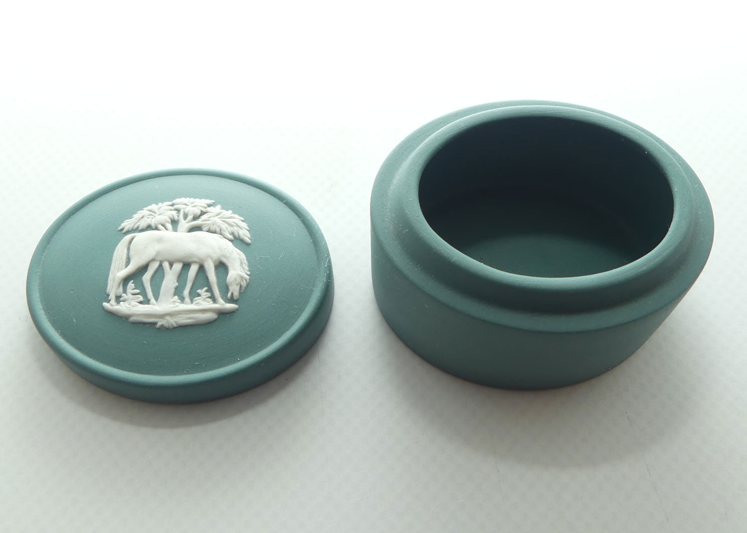 Wedgwood Jasper | White on Spruce | Stubbs Horses trinket box | #3