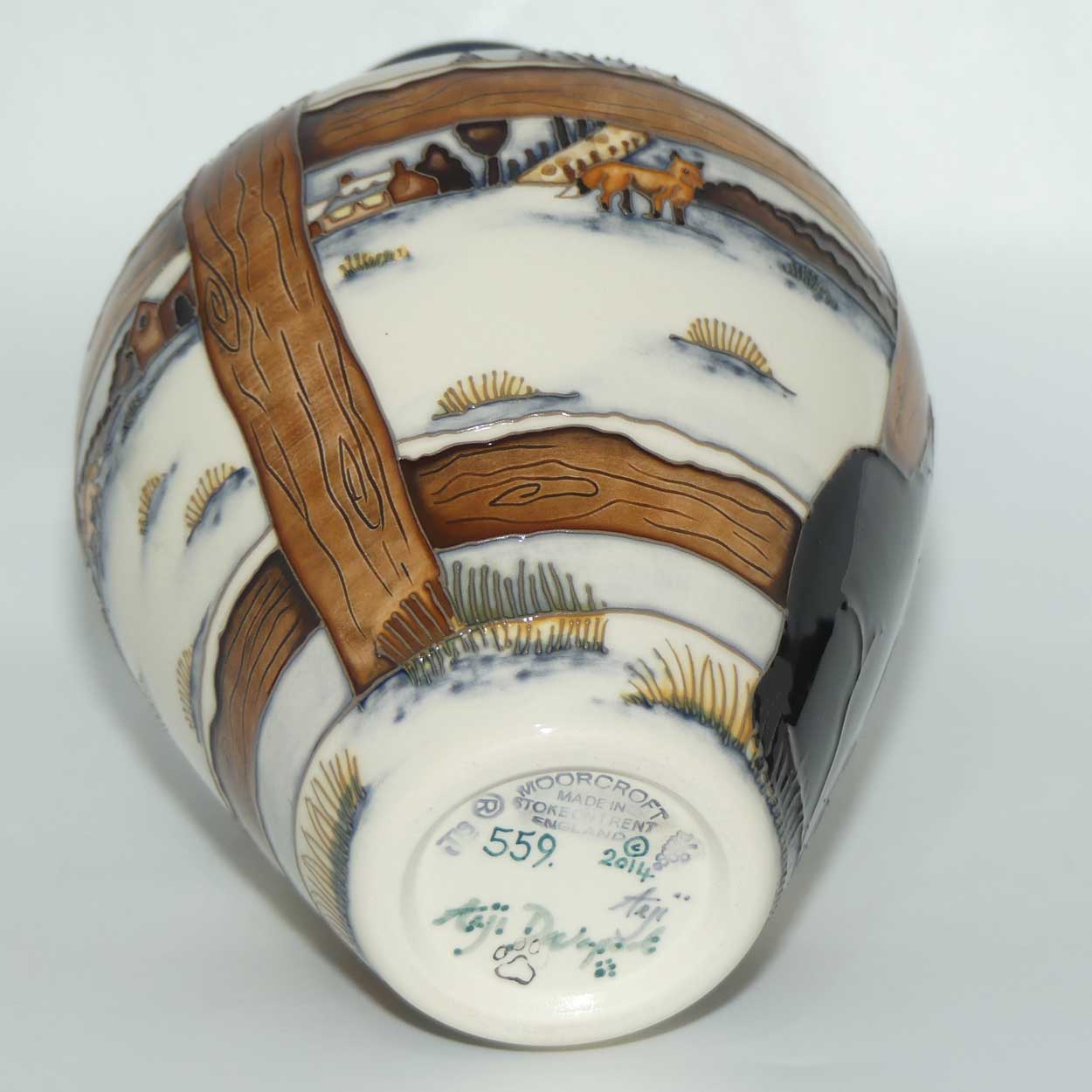 Moorcroft Who Goes There? 03/7 vase | NE 559