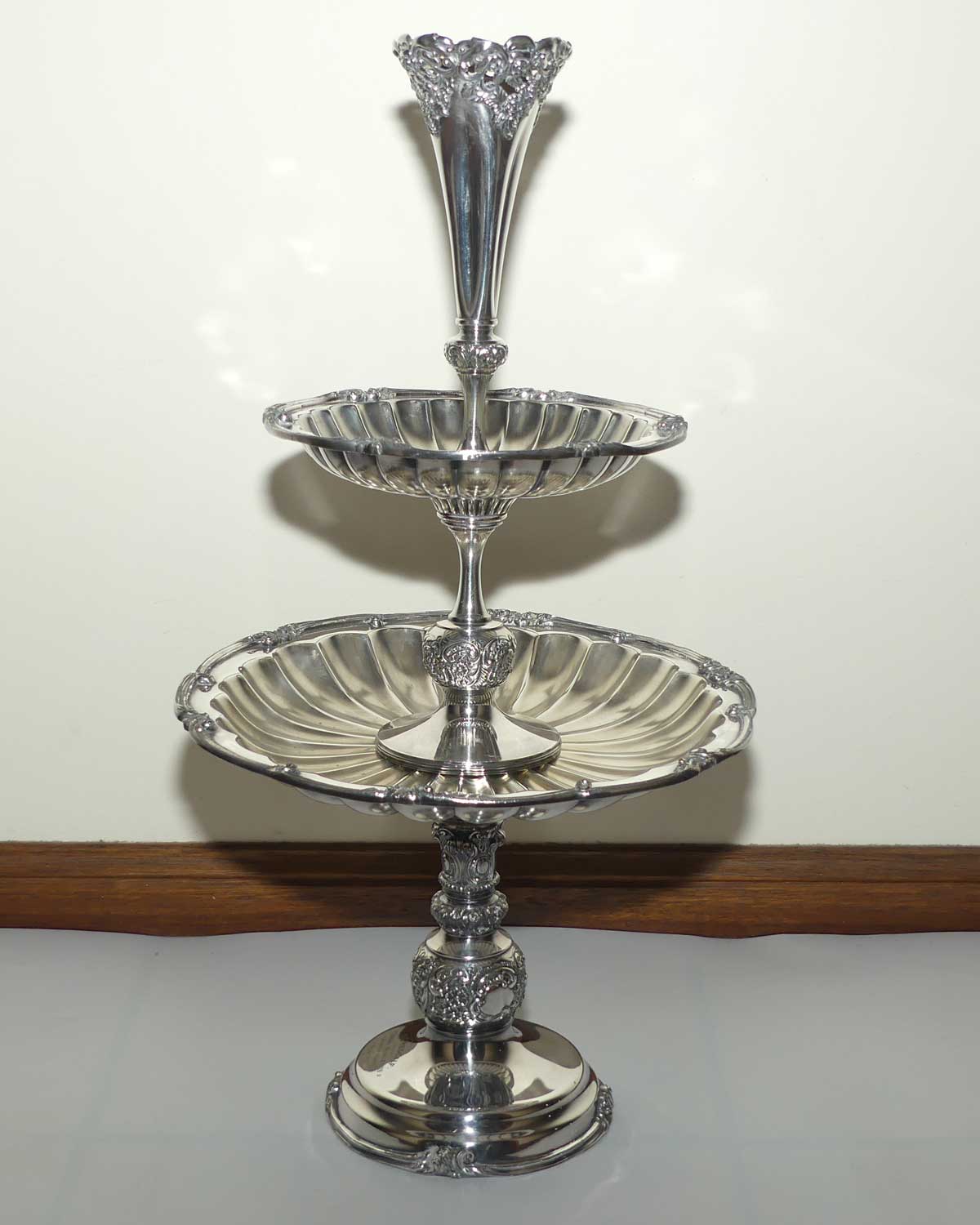 late Victorian Wilcox Meriden USA Silver plated 2 tier Epergne centrepiece