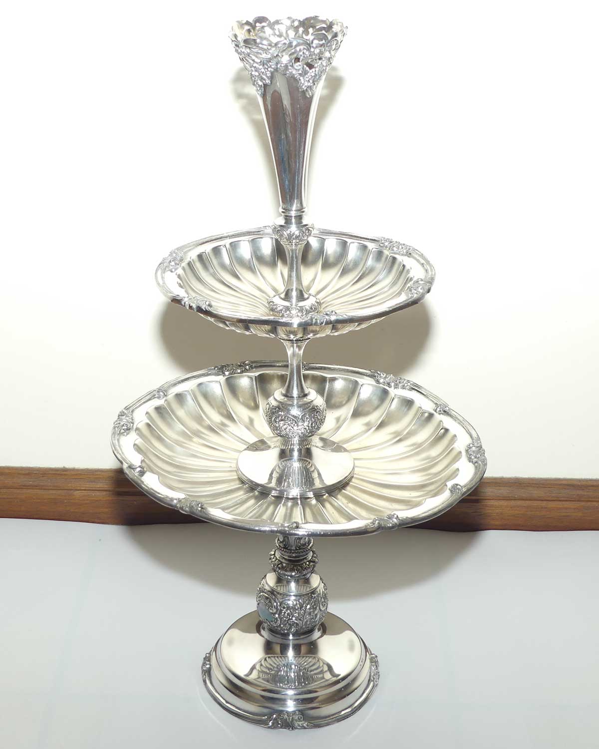 late Victorian Wilcox Meriden USA Silver plated 2 tier Epergne centrepiece