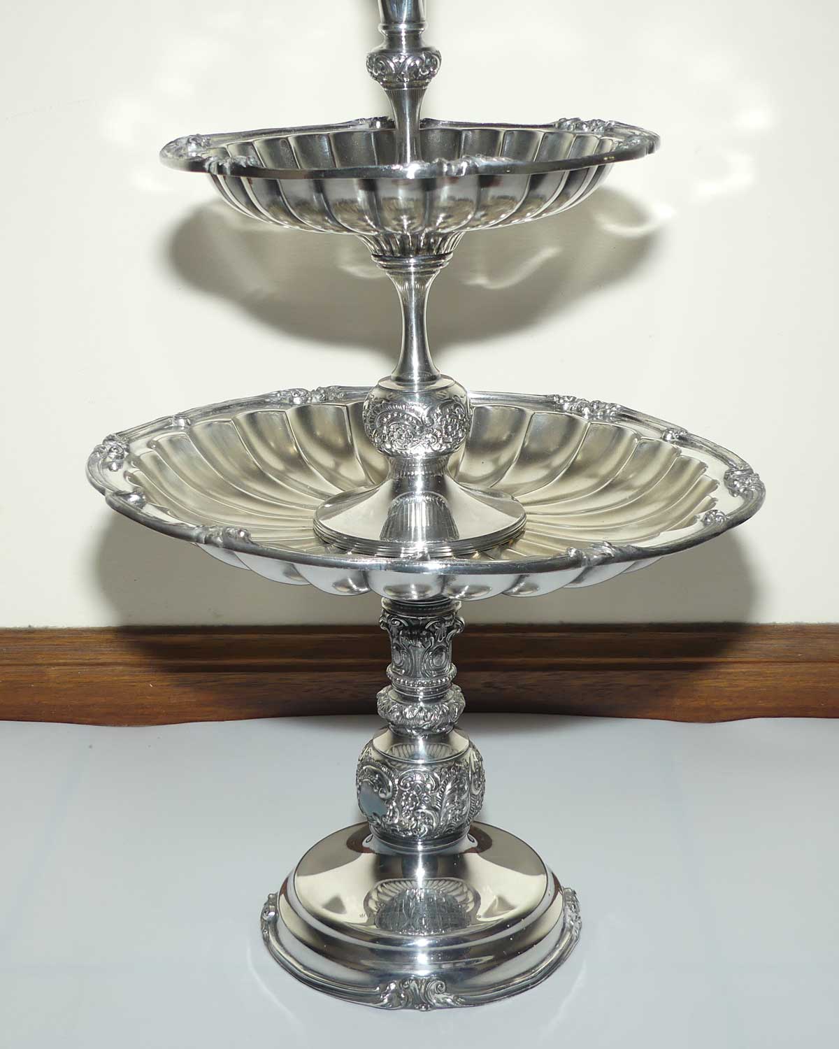 late Victorian Wilcox Meriden USA Silver plated 2 tier Epergne centrepiece