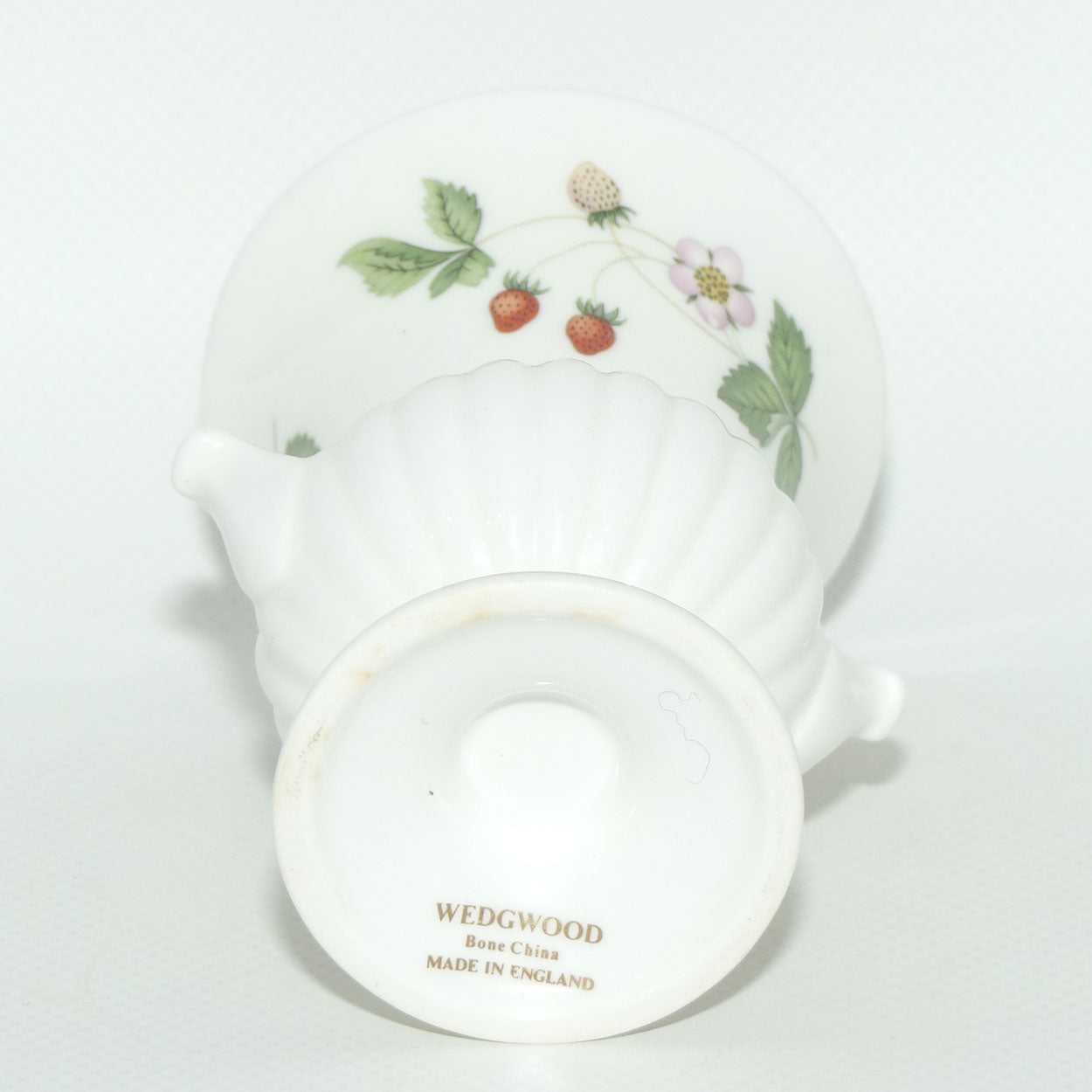 Wedgwood Bone China Wild Strawberry small Campagna vase
