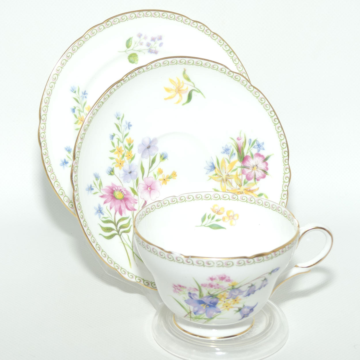 Shelley Henley shape Wildflowers pattern trio | Fancy edge border | Z13686