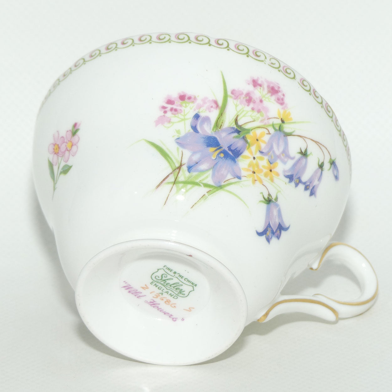 Shelley Henley shape Wildflowers pattern trio | Fancy edge border | Z13686