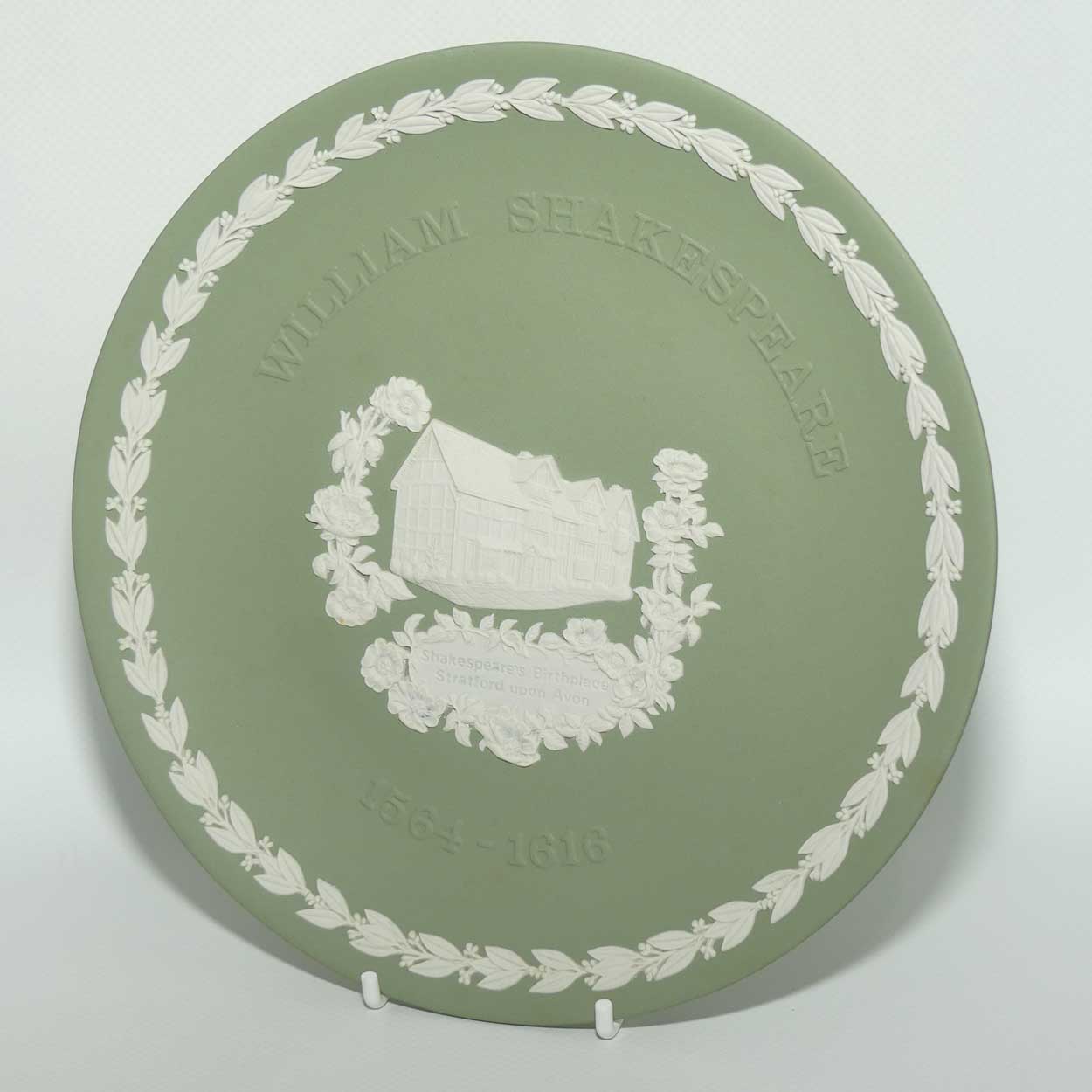 Wedgwood Jasper | White on Pale Green | William Shakespeare | Shakespeare's Birthplace Stratford upon Avon 1564 - 1616 plate | 20.5cms | + Box