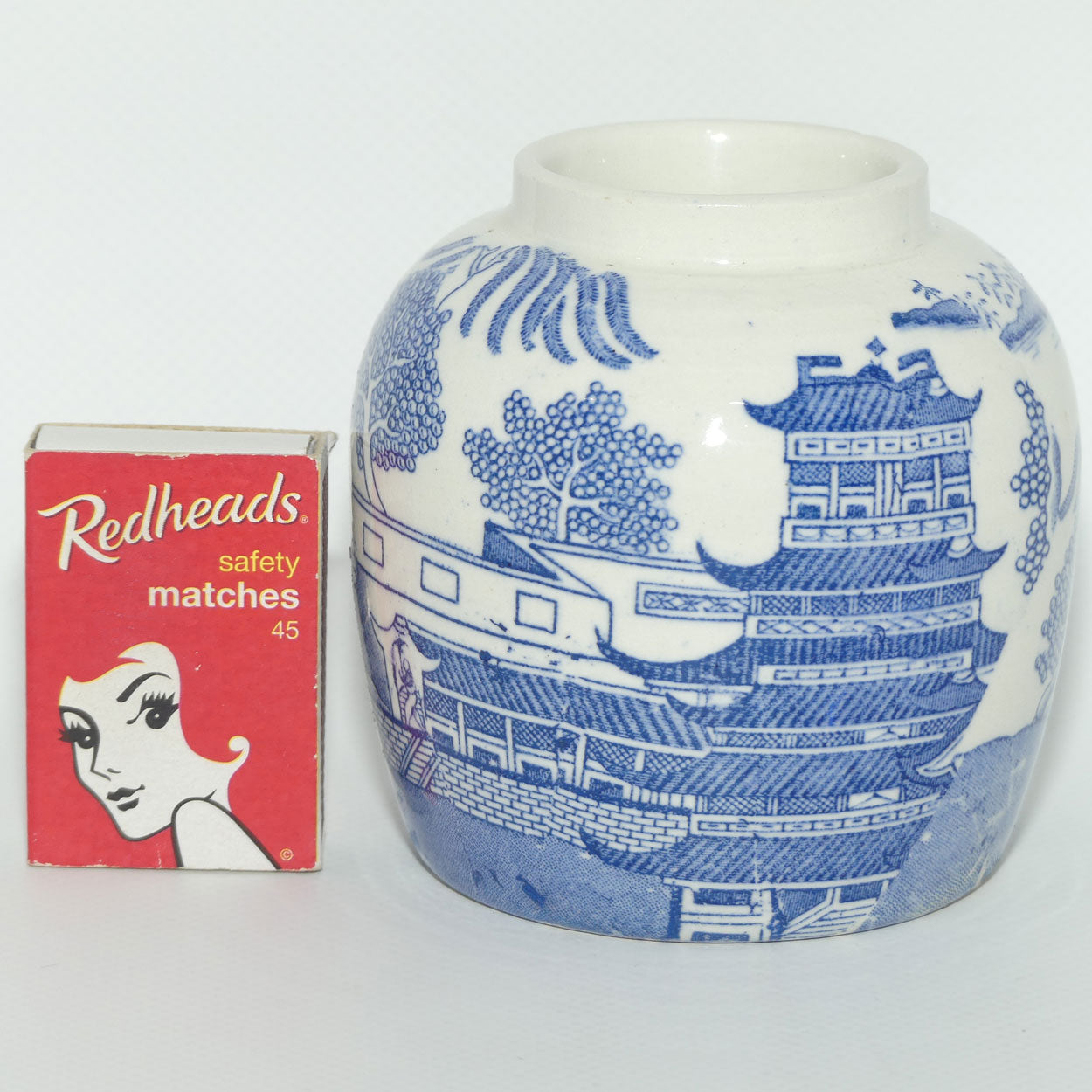 Cetem ware Maling Willow pattern vase