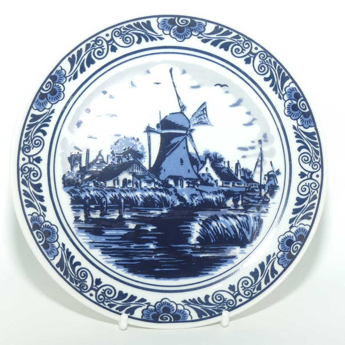 Delft Holland plate | Windmill and Buildings, Lake in Foreground