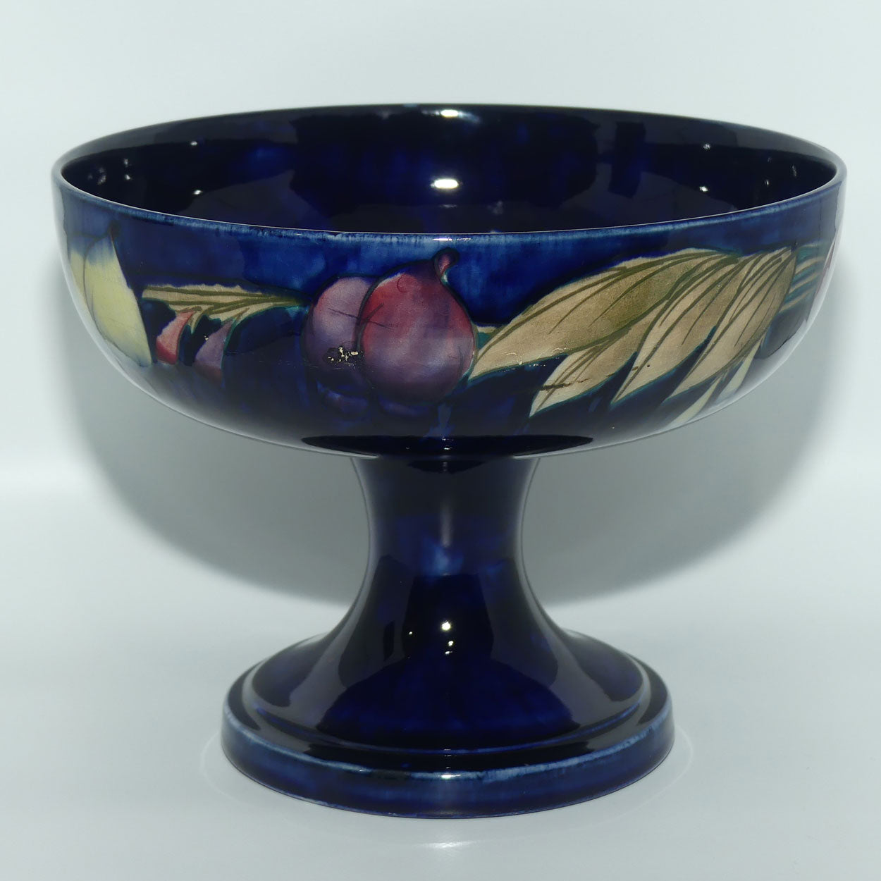 William Moorcroft Wisteria M57 comport