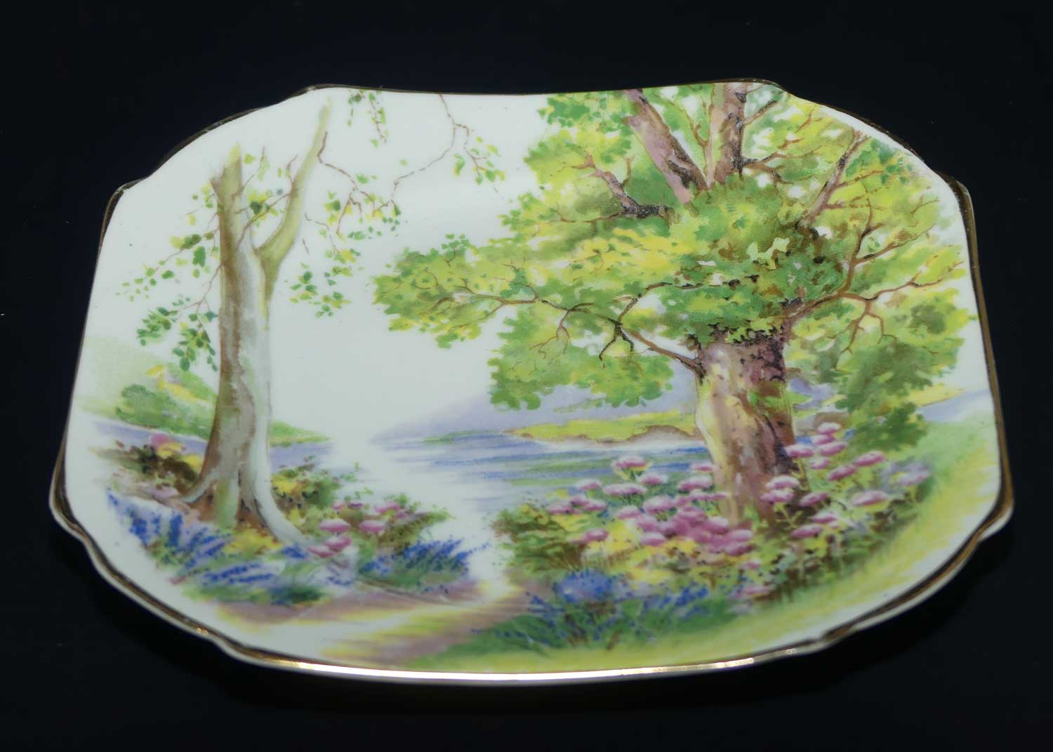 Shelley Richmond shape Woodland pattern trio | Gilt Trim | 13348