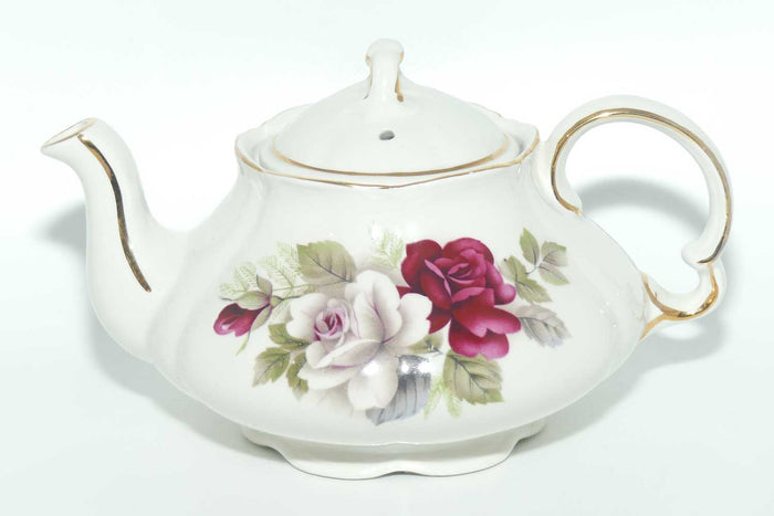 Woods & Sons Ironstone Ellgreave Roses tea pot for one