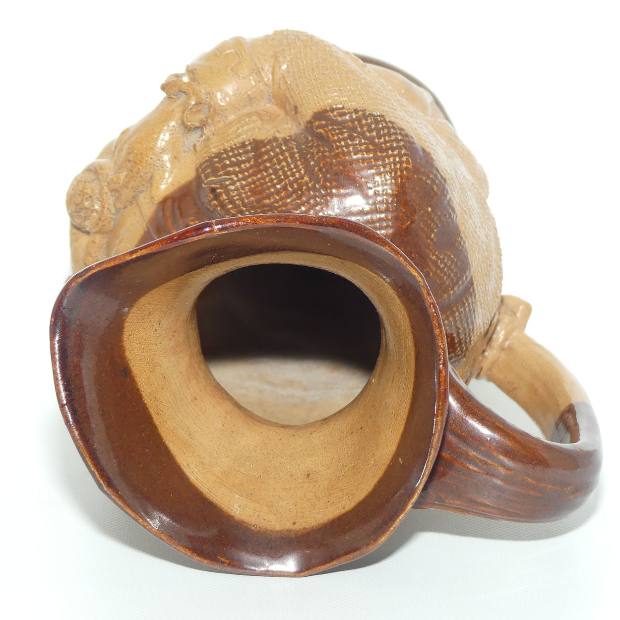 X6365 Doulton Lambeth Toby XX toby jug | Hand holds jug of Ale