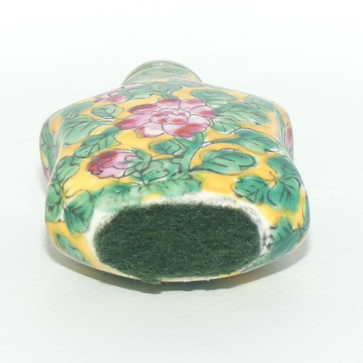 Chinese snuff bottle with stopper | Famille Rose and Vert