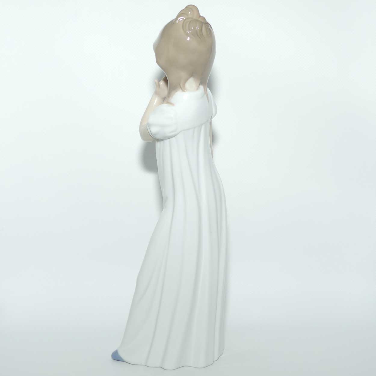 Nao by Lladro figure Young Girl Yawning