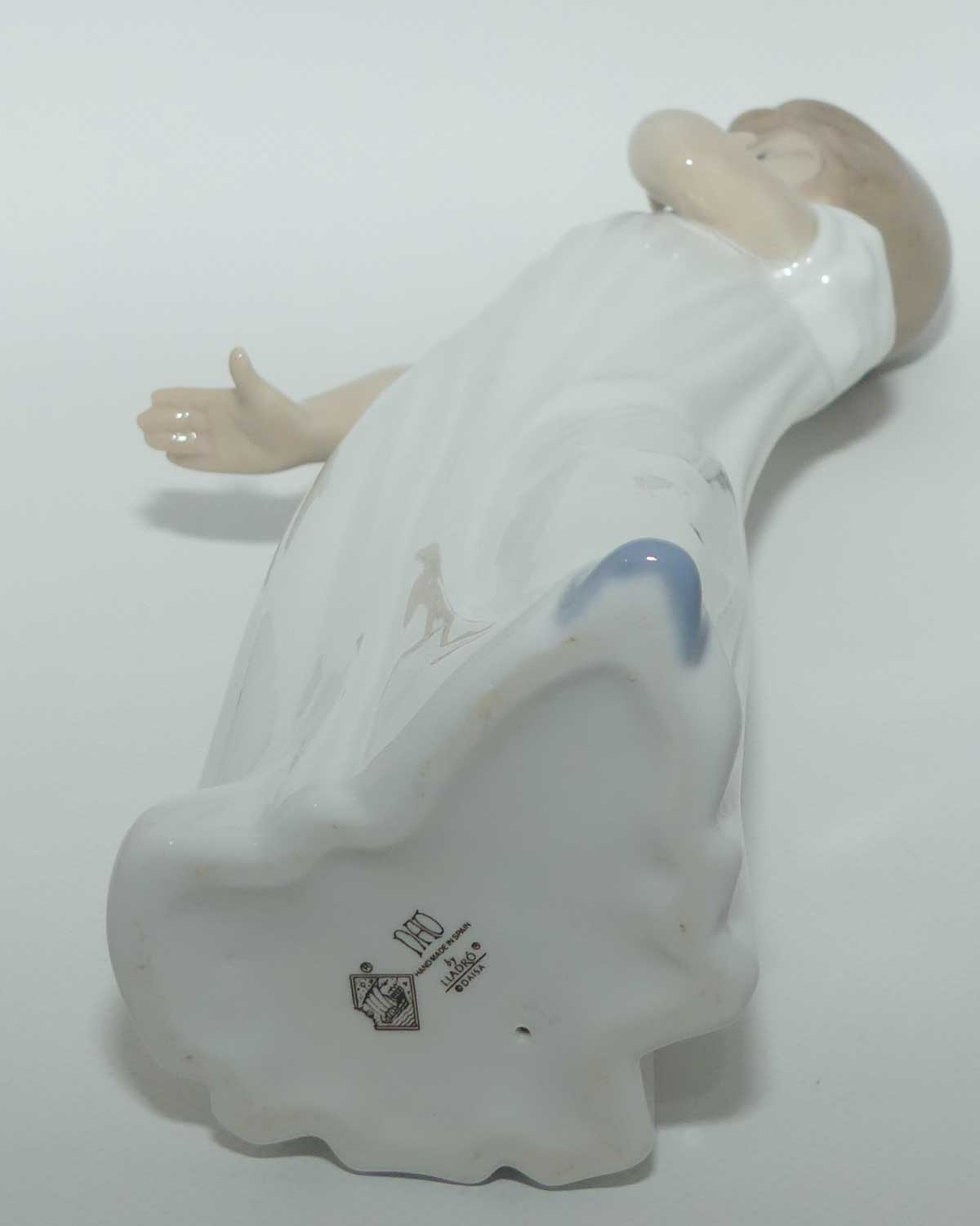 Nao by Lladro figure Young Girl Yawning