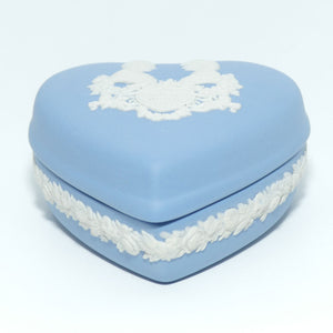 wedgwood-jasper-royalty-1982-royal-birth-heart-trinket-box