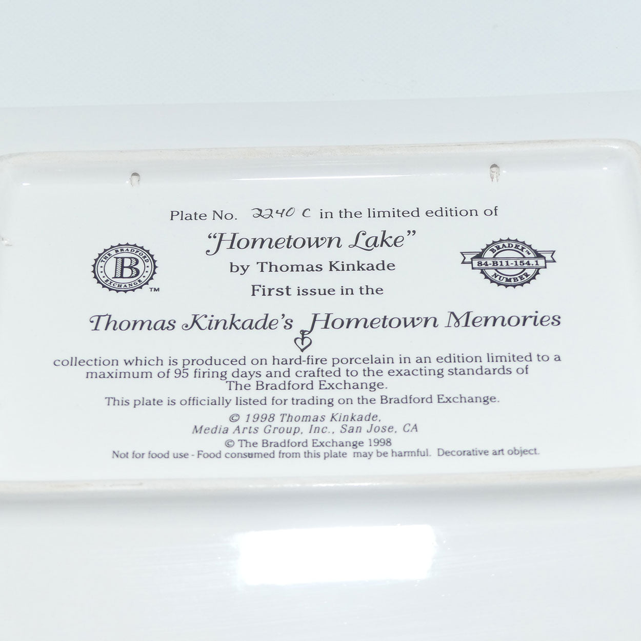 bradex-84-b11-154-1plate-hometown-memories-thomas-kincade-hometown-lake