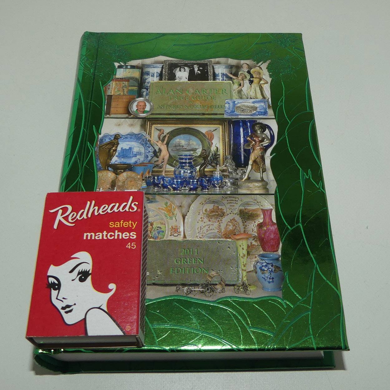 reference-book-carters-price-guide-to-antiques-in-australasia-2011-green-edition-mini