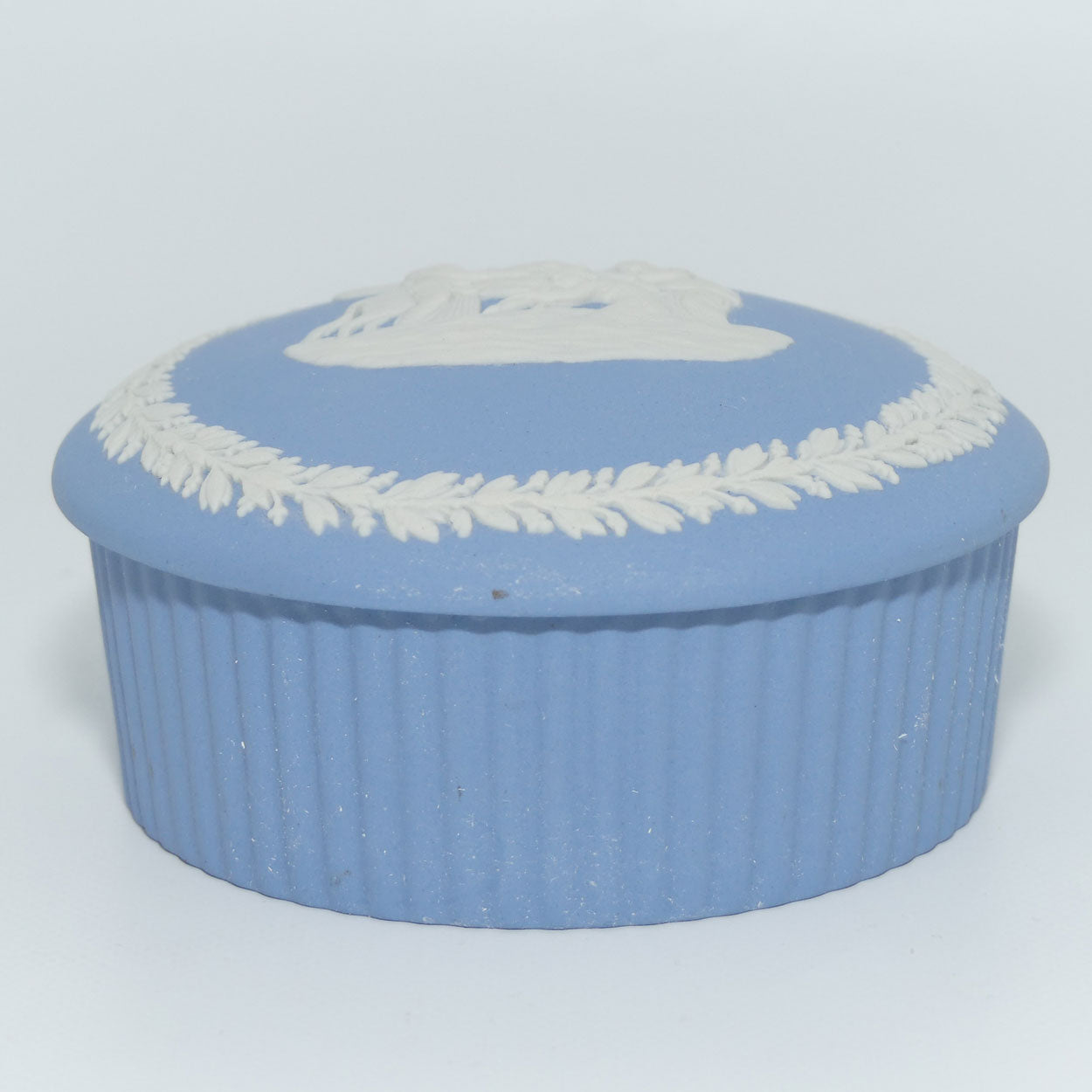 wedgwood-jasper-white-on-pale-blue-3-maidens-and-pegasus-trinket