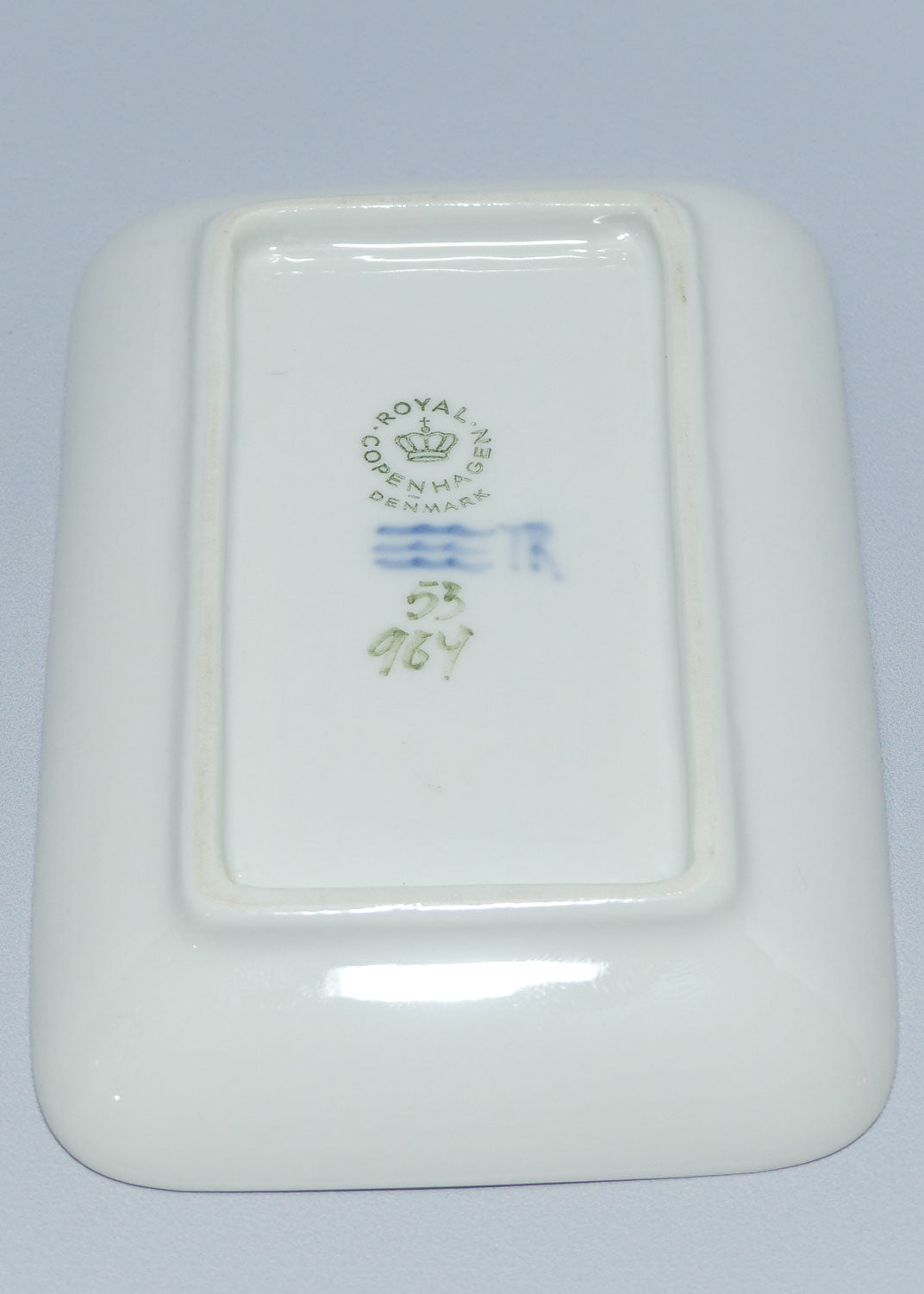 bing-and-grondahl-floral-rectangular-tray-53-964